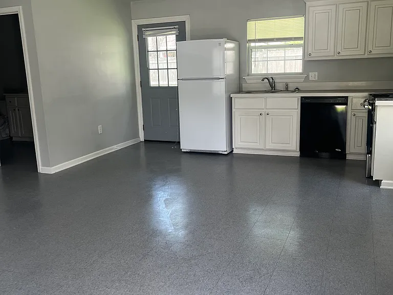 416 Spring Bayou Rd #B — Photo 8