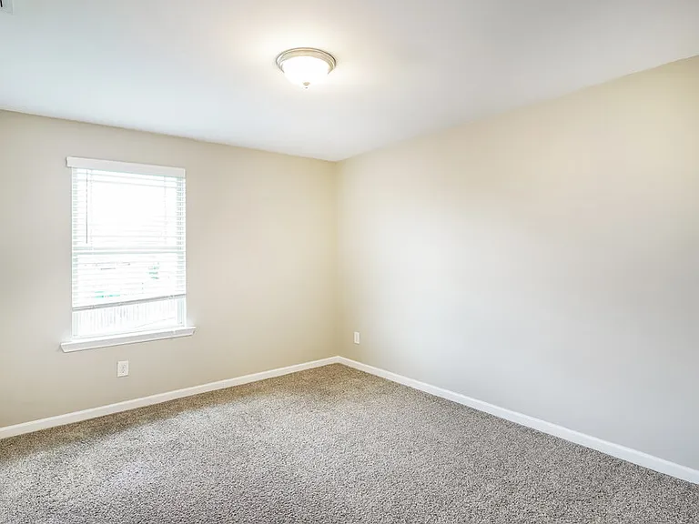 8005 Lakota Ct — Photo 13