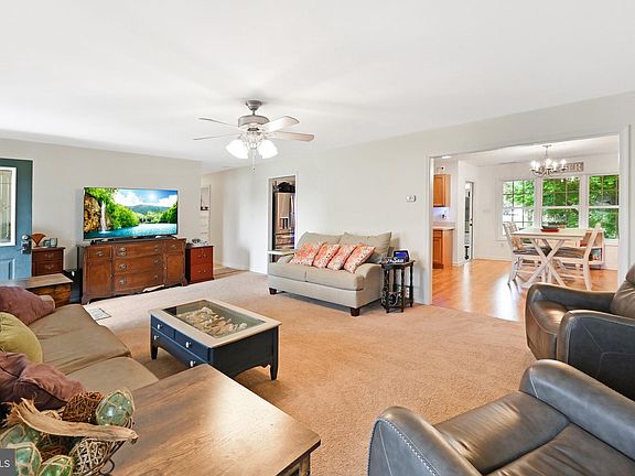 4th image of 507 N Winding Brooke Dr