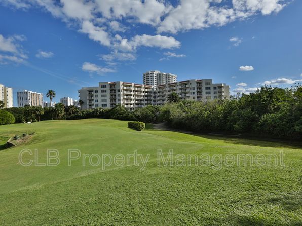 3 Oceans West Blvd APT 2B4