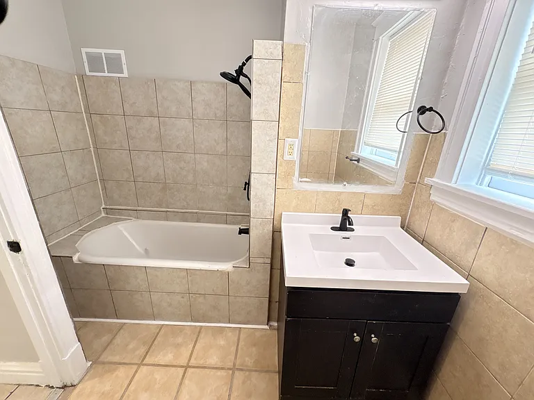 3512 Alberta St #2E — Photo 9