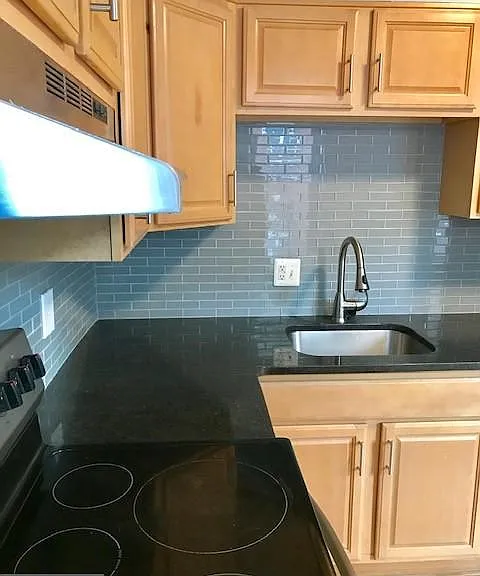 554 N 16th St #2F — Photo 3