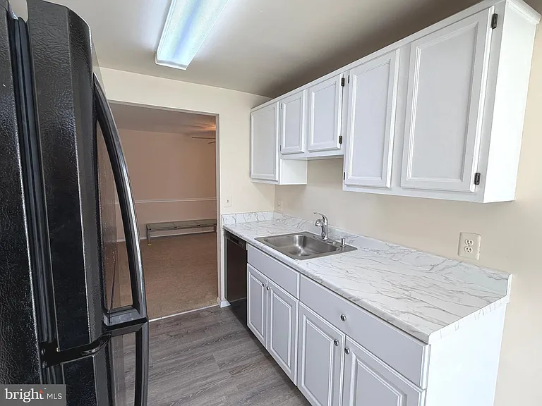 18131 Chalet Dr #24-103 — Photo 11