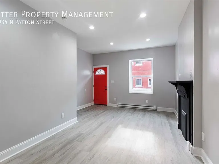 1934 N Patton St — Photo 4