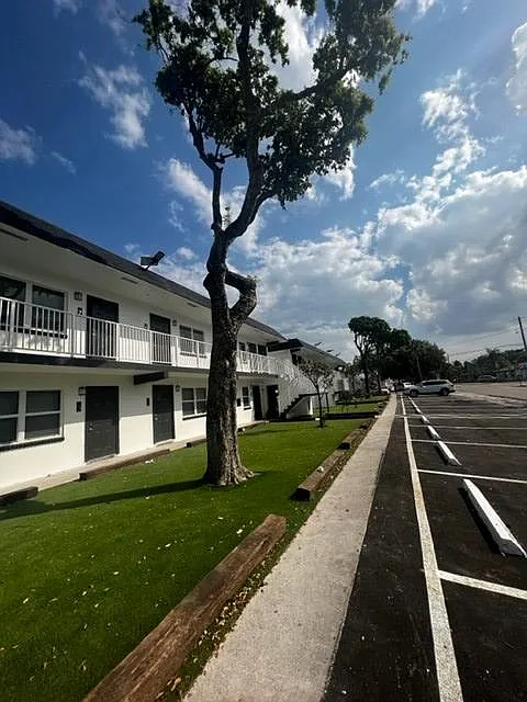 2 bed, 900 sqft, $1,950 — Photo 3