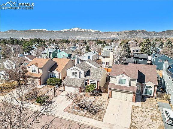 3rd image of 8350 Ilex Dr