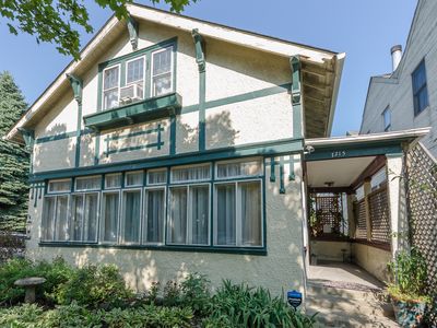 7215 N Ridge Blvd, Chicago, IL, 60645