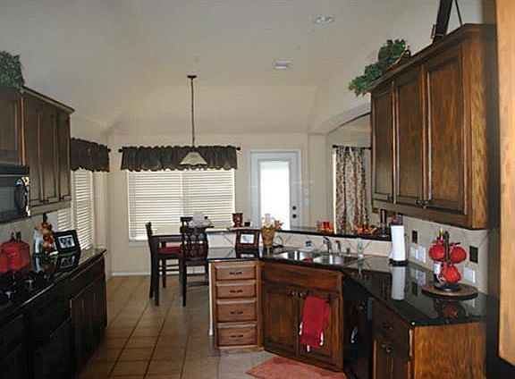 5th image of 219 Barkley Dr