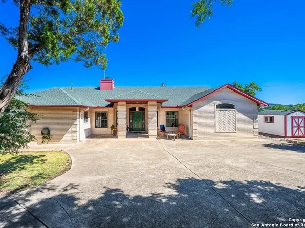 1473 CR 270, Mico, TX 78056