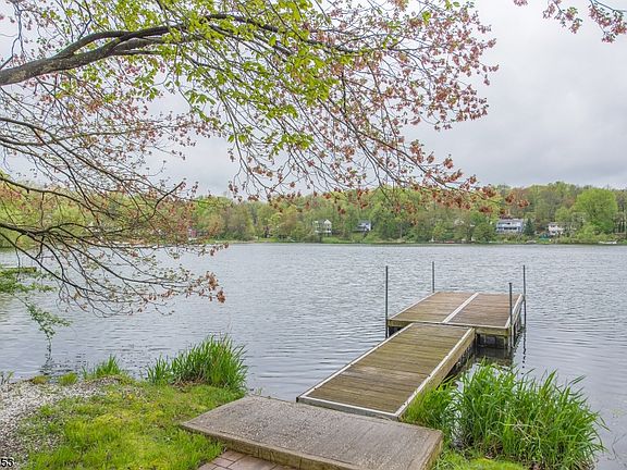 3rd image of 433 E Lakeshore Dr