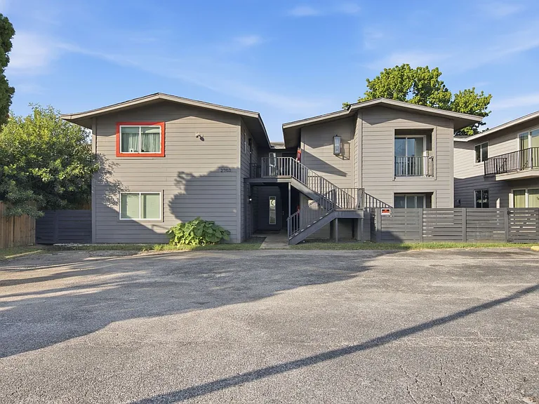 2703 Windswept Cv — Photo 21
