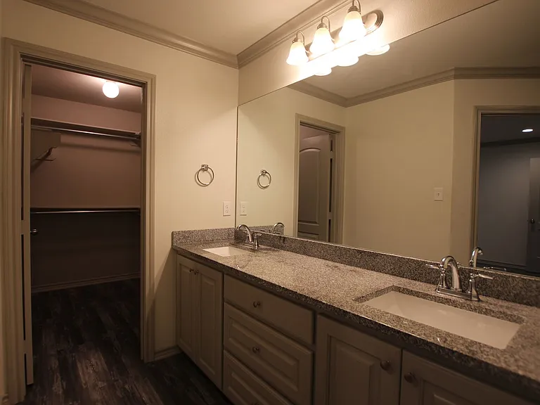 5912 Villa Rosa Way — Photo 13