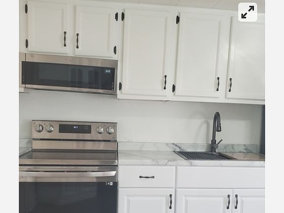 5th image of 914 Bayless St