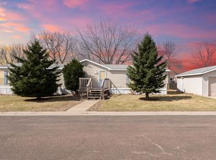 305 N Rochelle Pl, Sioux Falls, SD 57110
