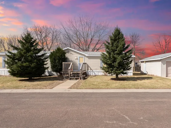 305 N Rochelle Pl, Sioux Falls, SD 57110