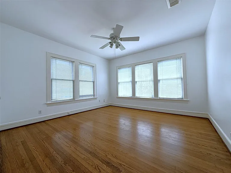 2311 Wroxton Rd — Photo 17