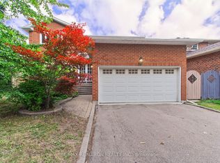 19 Crystal Dr N, Richmond Hill, ON L4C 7Z4
