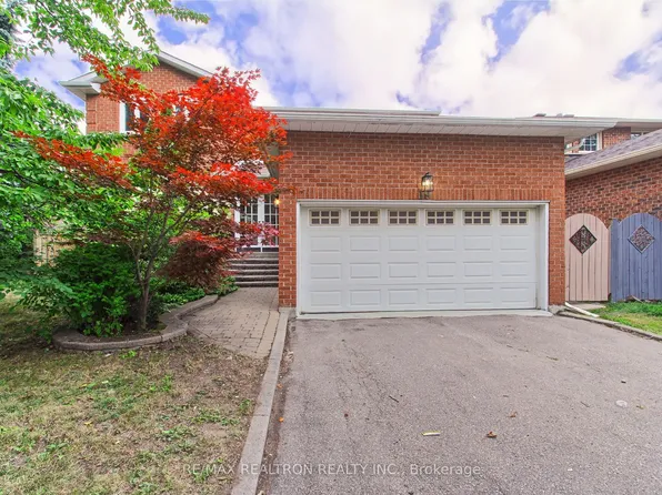 19 Crystal Dr N, Richmond Hill, ON L4C 7Z4