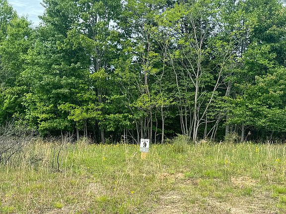 4th image of River Ridge Ln