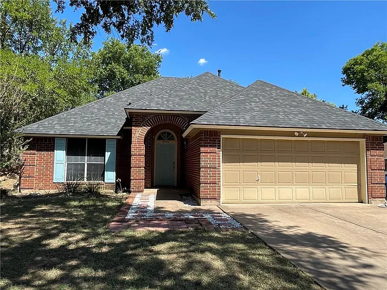 8003 Willet Trl — Photo 1