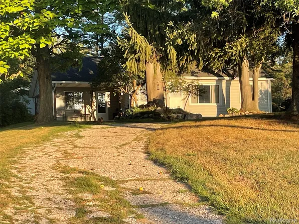 855 N Van Dyke Rd, Imlay City, MI 48444