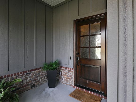 4th image of 1388 N Rockingham Avenue