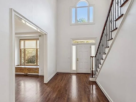 2nd image of 4645 Hamptons Dr