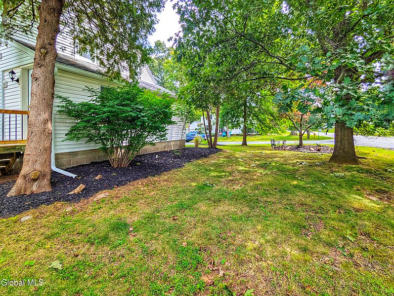 5th image of 439 Wellington Road