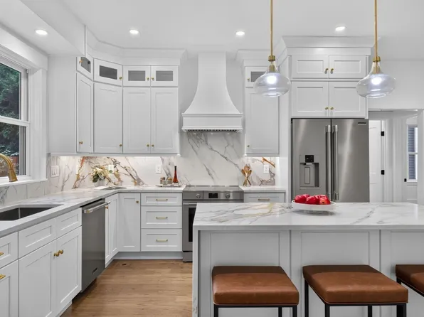 31 Houghton St #A, Somerville, MA 02143