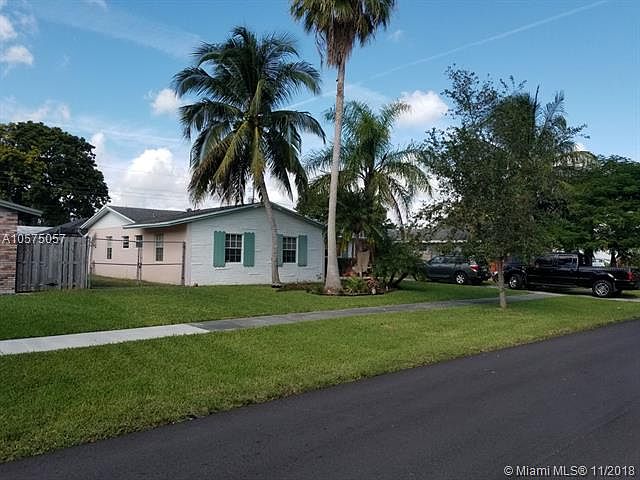 2nd image of 18775 SW 99th Rd