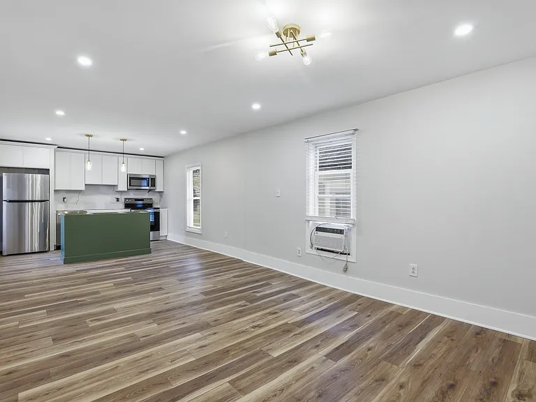 319 E A St #1 — Photo 9