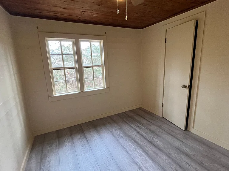 302 S Elizabeth St — Photo 6