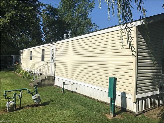 4th image of 15 Carpenter Blvd