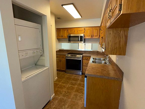 3rd image of 301 Hammond Dr APT E3