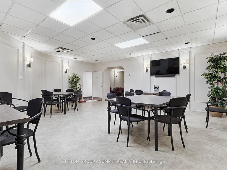 415 Locust St #602 — Photo 42