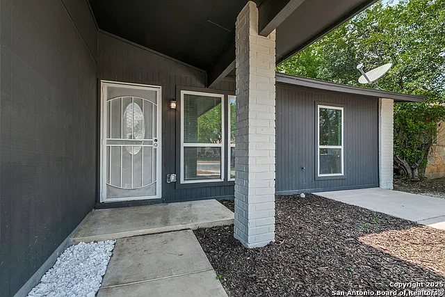 4 bed, 2.0 bath, 1236 sqft, $1,450 — Photo 1