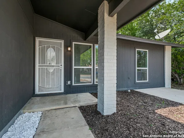819 Spring Park St, San Antonio, TX 78227