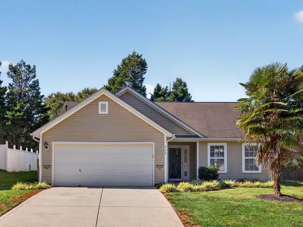 569 River View Dr, Lowell, NC 28098