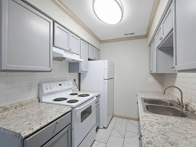 Ambassador Apartments — Photo 50
