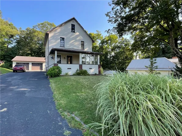 19 Hudson Dr, Greenville, PA 16125