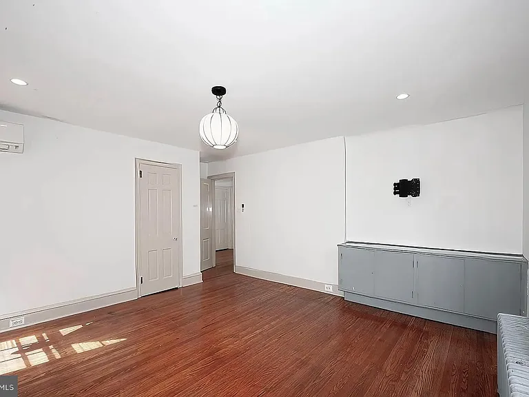 195 Midfield Rd — Photo 22