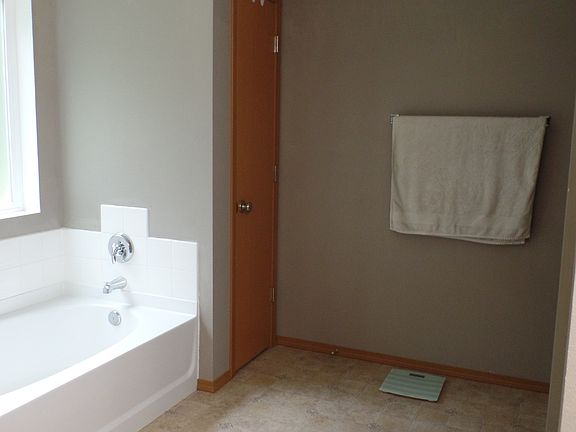 3rd image of 15812 178th Ave NW