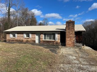 2990 Pipers Gap Rd, Mount Airy, NC 27030