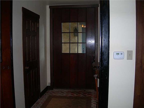 3rd image of 110 Mark Ln #3