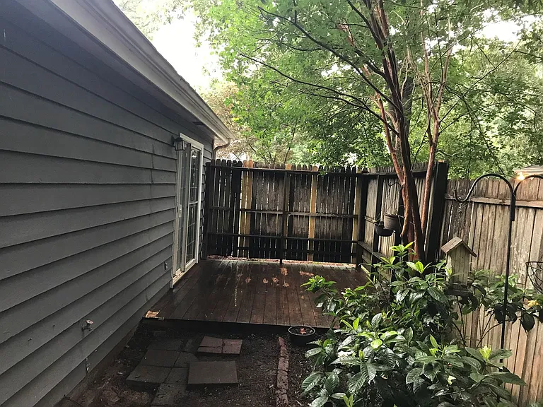 135 Greenwood Ln — Photo 17