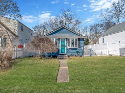 15 Locust Place, Copiague, NY, 11726