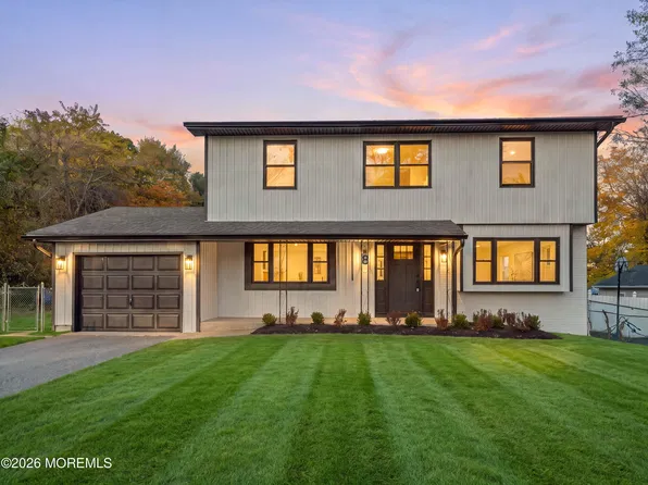 8 Atlanta Drive, Jackson, NJ 08527