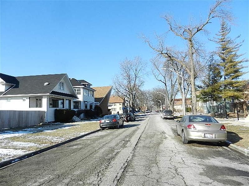 2nd image of 417 23rd Ave