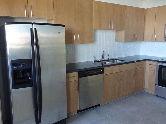 5th image of 300 S Australian Ave Unit 402