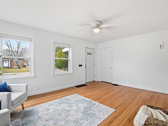 5th image of 329 Roosevelt Dr